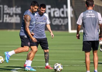 Messi regresa tras dos meses de ausencia por lesión