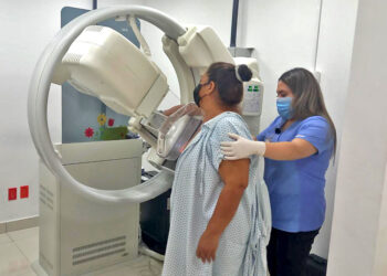 Refuerzan acciones contra cáncer de mama en el Hospital General