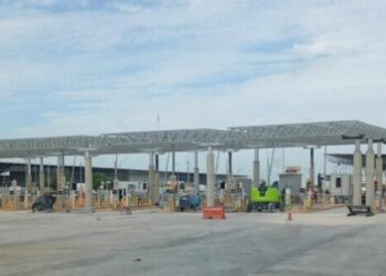 HAY UN MUERTO Se desprende techumbre en Aduana de Puente III