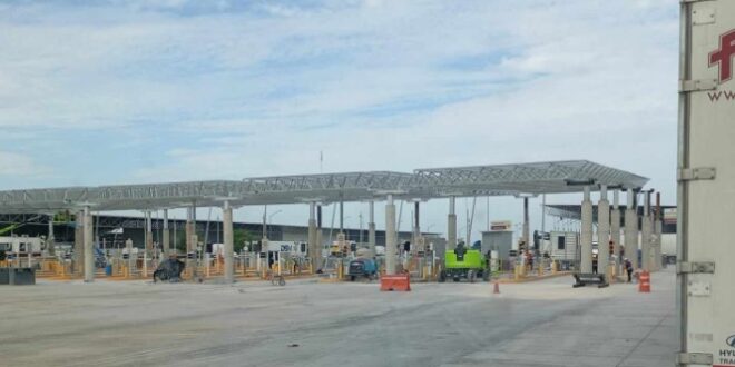 HAY UN MUERTO Se desprende techumbre en Aduana de Puente III