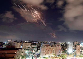 Tensión en el Medio Oriente: Irán lanza 200 misiles contra Israel