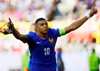 Defienden a Mbappé tras su salida nocturna