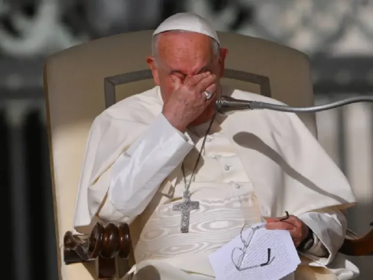 El Papa se reúne con activistas LGBTQ+ y abordan temas transgénero