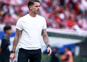 Fernando Gago rompe el silencio tras dejar Chivas: «Vuelvo a casa»