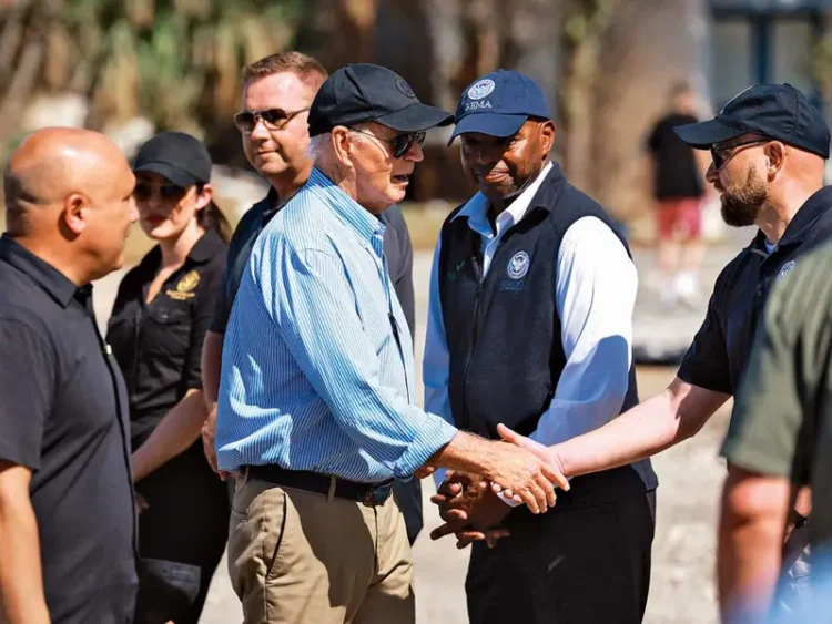 EU asigna 612 millones de dólares a zonas afectadas por huracanes; Joe Biden visita Florida