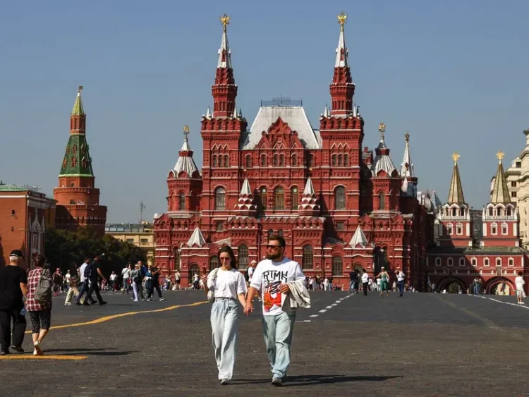 Rusia va por la ‘familia tradicional’; prohibirá la promoción de una vida sin hijos
