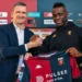 Mario Balotelli se une al Génova y será compañero del mexicano Johan Vásquez