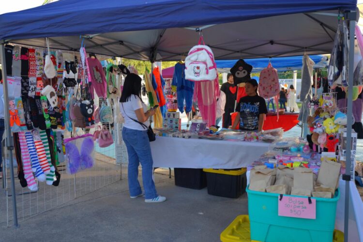 Impulsan a jóvenes emprendedores con bazar edición “Halloween”