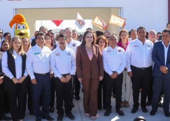 Dámaso Anaya y Carmen Lilia inauguran la Preparatoria UAT
