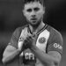 Hallan muerto al futbolista George Baldock en su piscina