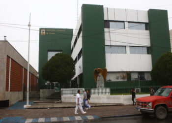 Suplicio para donar sangre en Hospital de la Bandera