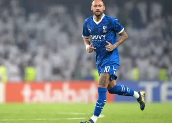 Neymar regresa al fútbol después de un año fuera por lesión