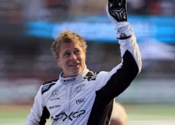 Brad Pitt sorprende en el GP de México filmando una película