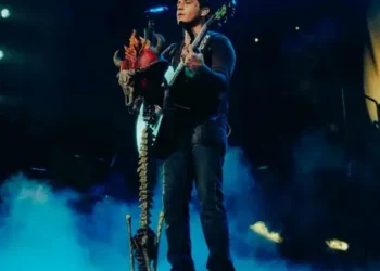 Abogados de Christian Nodal niegan demanda millonaria por incumplimiento