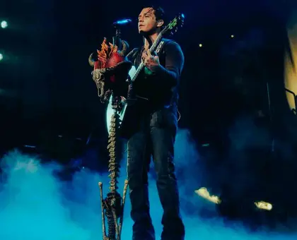 Abogados de Christian Nodal niegan demanda millonaria por incumplimiento