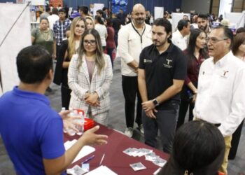 SECRETARÍA DEL TRABAJO Más de mil personas asisten a la Feria del Empleo Reynosa 2024