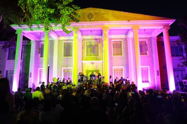 Viven ciudadanos gran velada con concierto “Nuestro México”