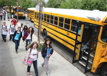 Confía LISD en esquema de seguridad de alumnos