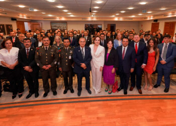 LÍDERES POLÍTICOS Respaldan continuidad de Carmen Lilia Canturosas