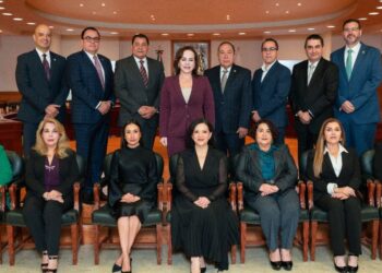 TIENE NUEVO LAREDO GOBIERNO DE PARIDAD Presenta alcaldesa gabinete igualitario