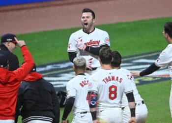 Guardians le arrebatan la victoria a Yankees en el Juego 3 de la Serie de Campeonato de la Liga Americana