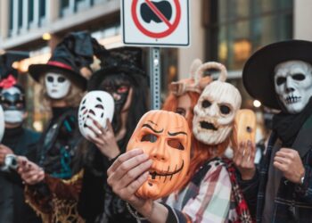 Prohíben en UISD uso de disfraces por Halloween