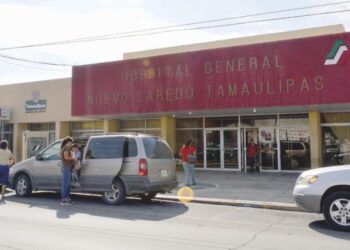 EN EL HOSPITAL GENERAL Entregan mochilas a hijos de trabajadores sindicalizados