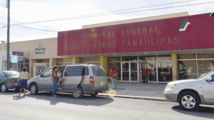 EN EL HOSPITAL GENERAL Entregan mochilas a hijos de trabajadores sindicalizados