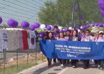 Marchan en Laredo contra la violencia doméstica