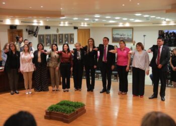 Es Claudette Canturosas presidenta del Sistema DIF