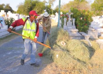 Preparan Panteones Municipales para festejos por día de muertos