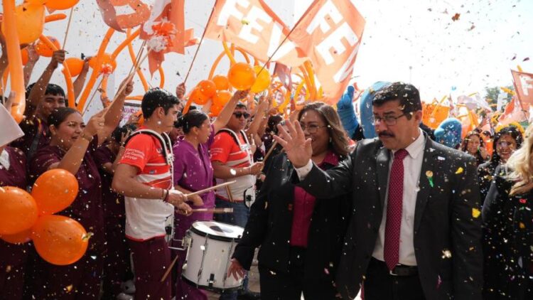 UAT; referente en la formación de profesionales de enfermería: rector