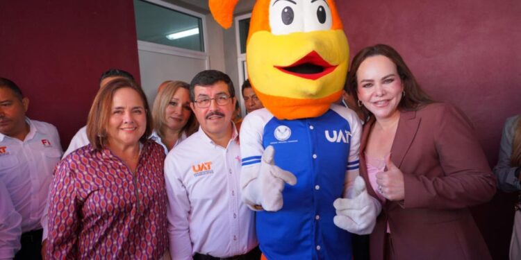 Reconoce la comunidad labor de Carmen Lilia por nueva prepa UAT