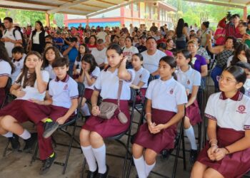 Beneficiarán a tres secundarias con beca ‘Rita Cetina Gutiérrez’