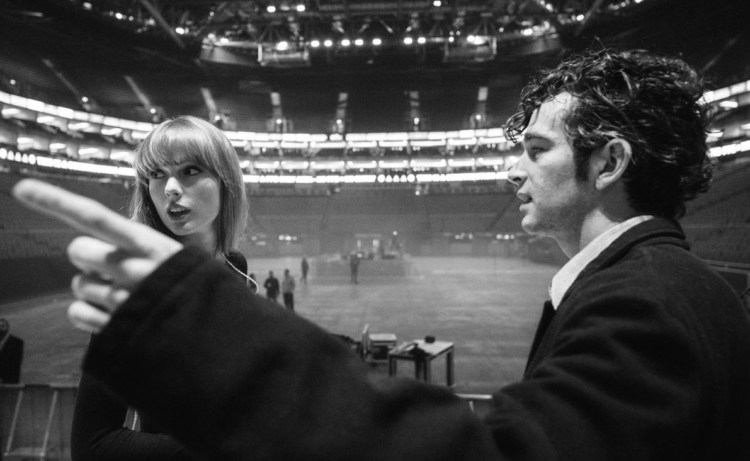 Matty Healy vocalista de The 1975 comenta sobre su romance breve con Taylor Swift