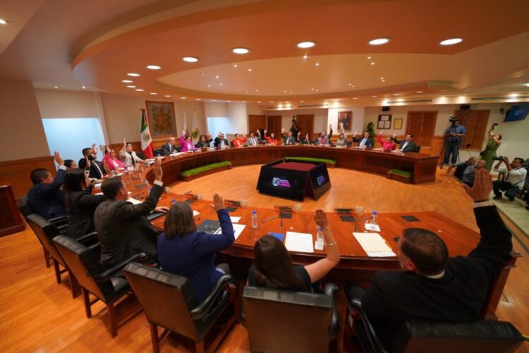 RESPALDA CABILDO INICIATIVA DE ALCALDESA Enviarán exhorto a SICT para liberar la autopista NLD-MTY