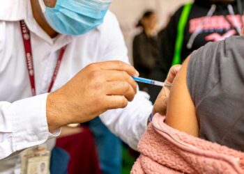 Inicia Sector Salud campaña de vacunación contra la influenza