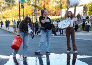Miles de mujeres marchan en Washington en apoyo al aborto y a Kamala Harris