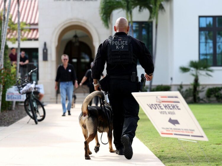 FBI alerta sobre falsas amenazas de bomba en centros de votación desde Rusia