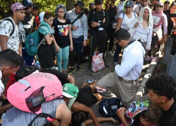 Migrantes avanzan en dos caravanas simultáneas desde Chiapas hacia EE. UU.