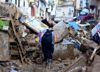 Aumentan los desaparecidos por inundaciones en Valencia; al menos 89