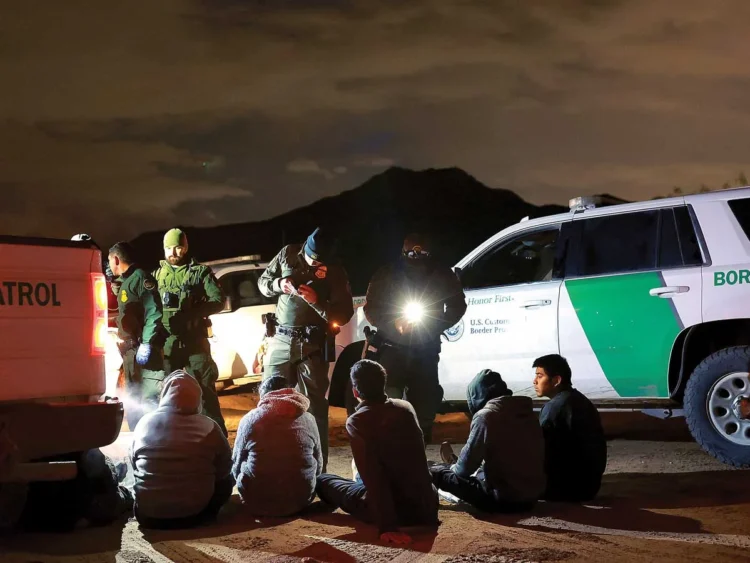 Trump conforma gabinete de línea dura con aliados leales