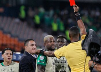 Retiran sanción al técnico mexicano Efraín Juárez