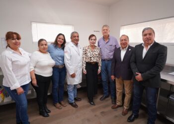 INAUGURA CARMEN LILIA Laboratorio de diagnóstico clínico zoosanitario