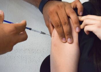 Inician vacunación gratuita contra la influenza