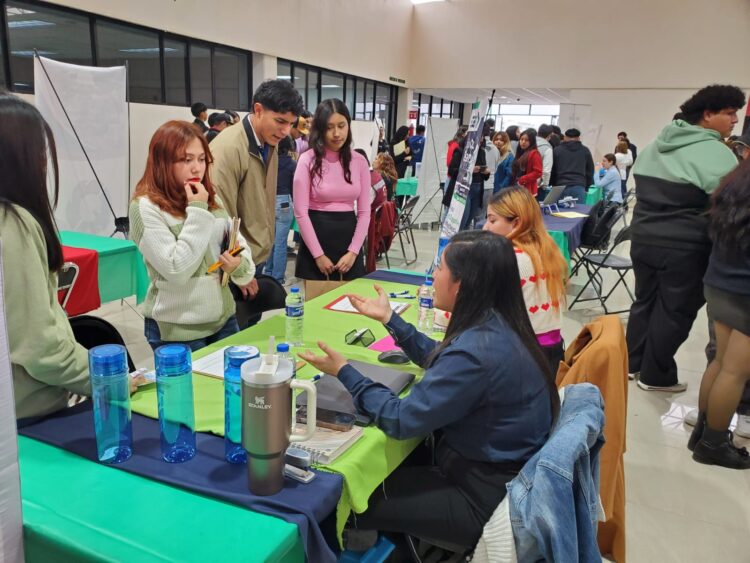 Celebra la UTNL Feria de Reclutamiento y Estadías