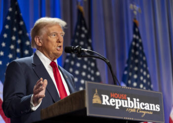 CONTINÚA LA AMENAZA Trump pondrá aranceles a México y Canadá del 25%