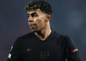 Barcelona pierde en Anoeta y Real Madrid acorta distancia