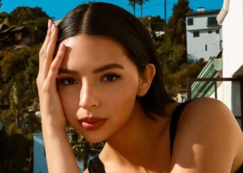 Usuarios recolectan firmas para que le retiren el reconocimiento de “mujer del año” a Ángela Aguilar