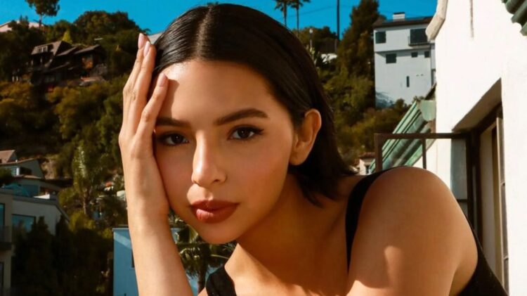 Usuarios recolectan firmas para que le retiren el reconocimiento de “mujer del año” a Ángela Aguilar